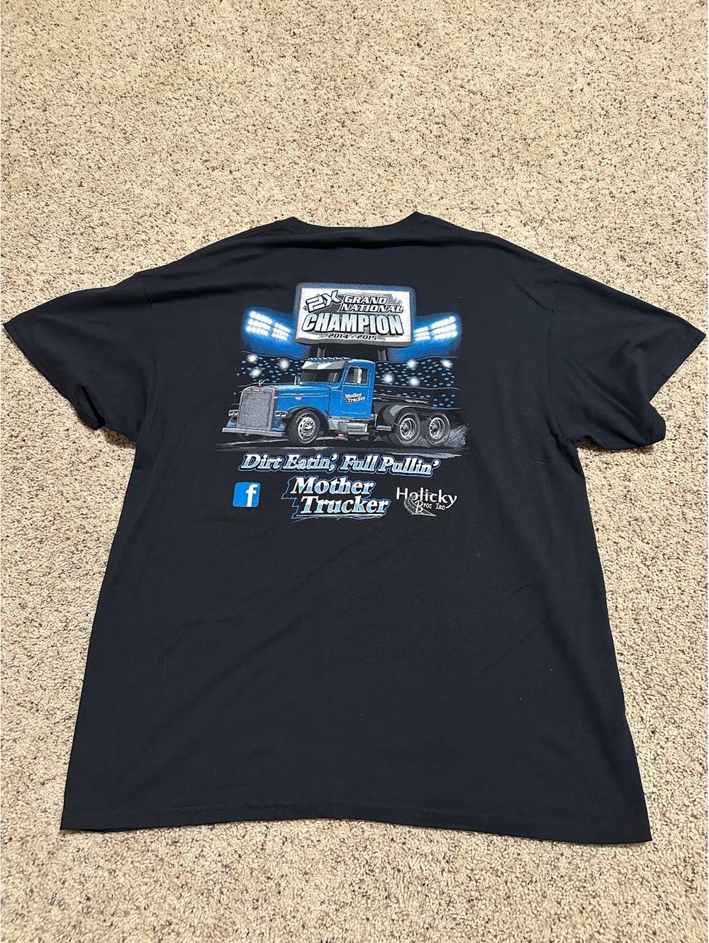 Mother Trucker Dirt Eatin' Full Pullin' Graphic T-Shirt XL